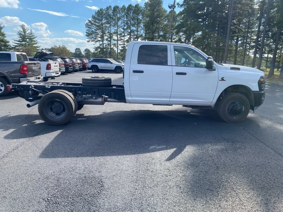 2025 Ram 3500 - Image 4 of 12