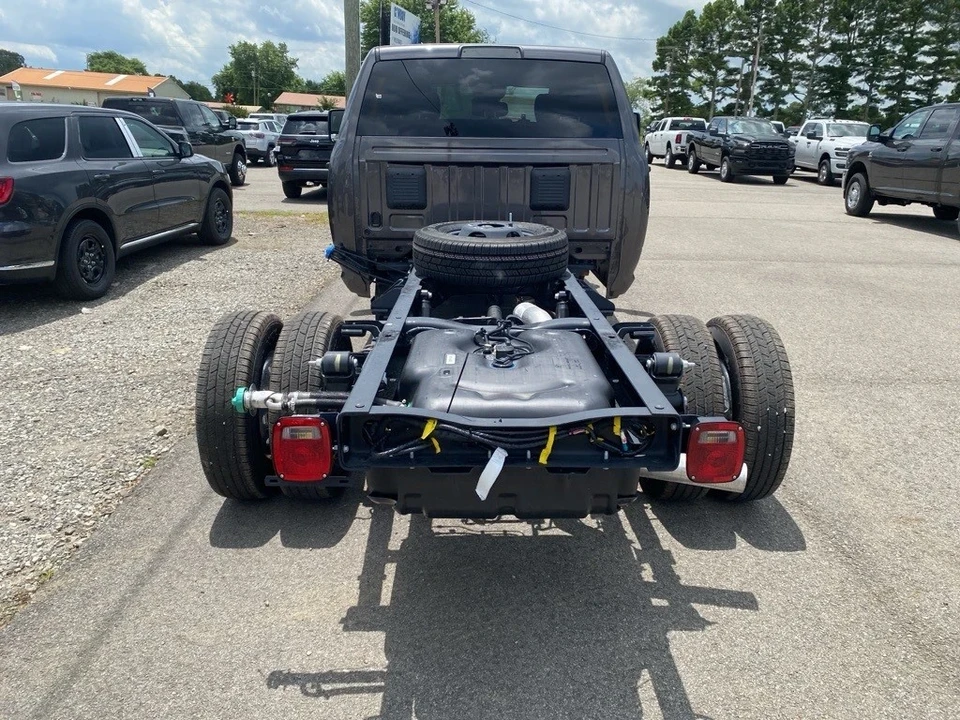 2025 Ram 3500 - Image 6 of 12