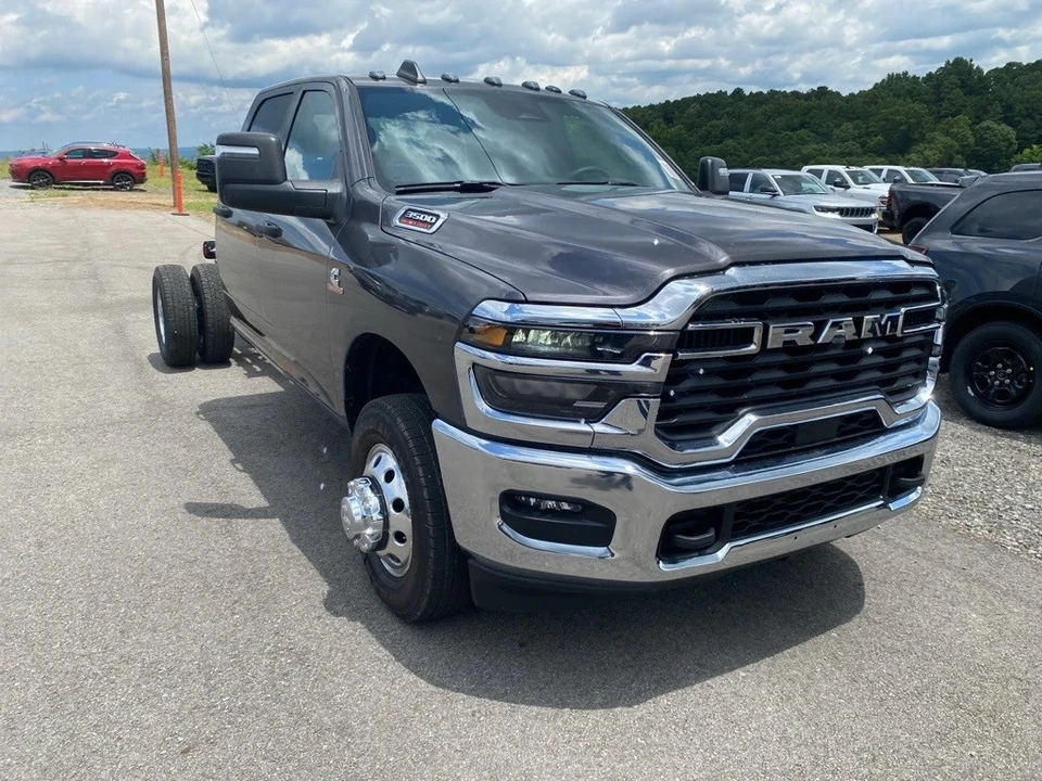 2025 Ram 3500 - Image 3 of 12