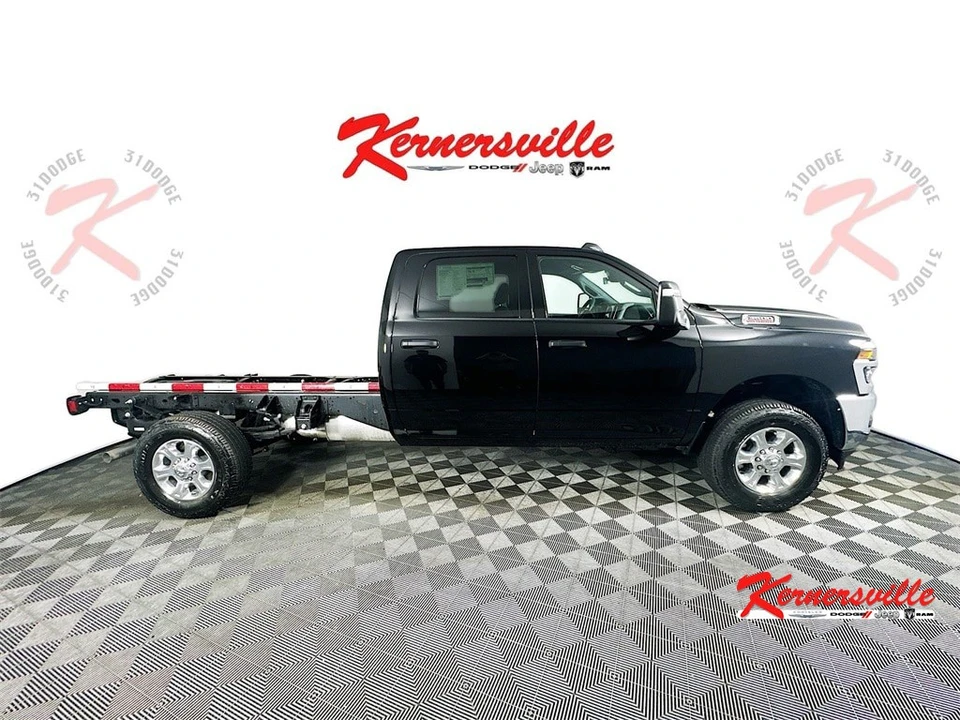 2025 Ram 3500 - Image 8 of 12