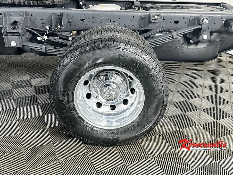2025 Ram 3500 - Image 16 of 20