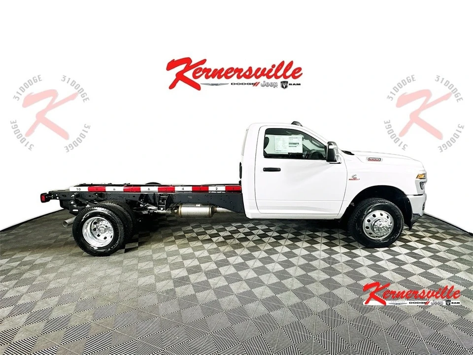 2025 Ram 3500 - Image 8 of 12