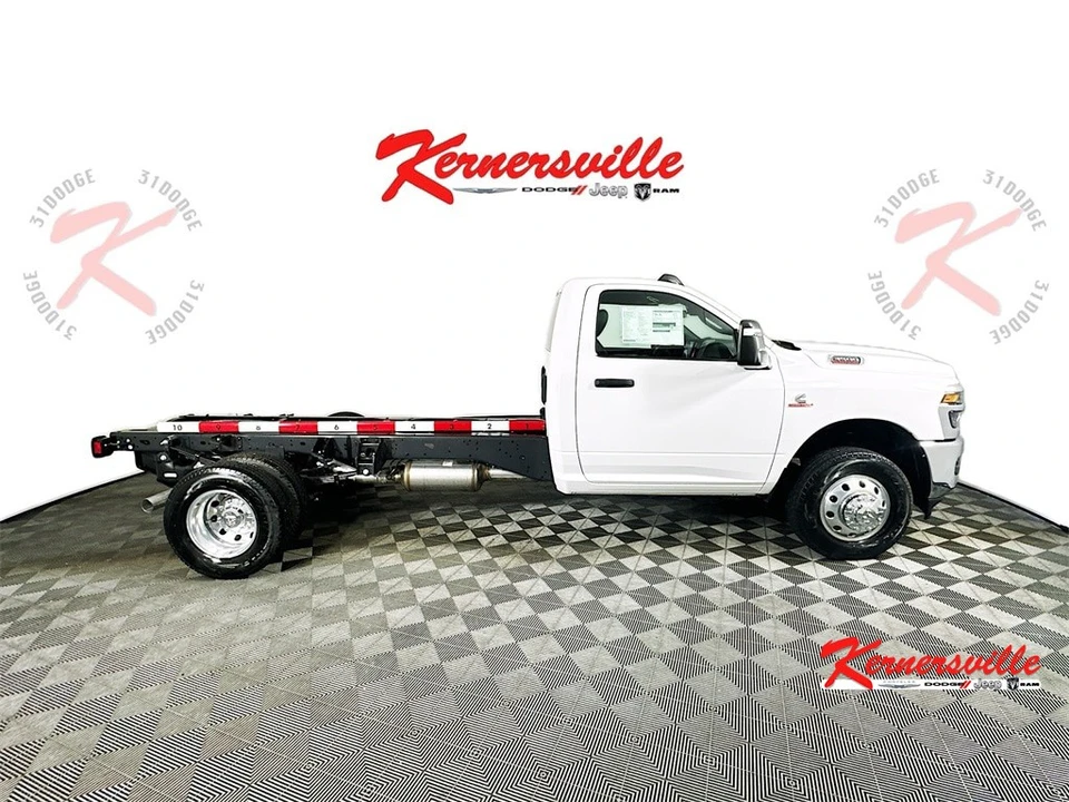 2025 Ram 3500 - Image 8 of 12