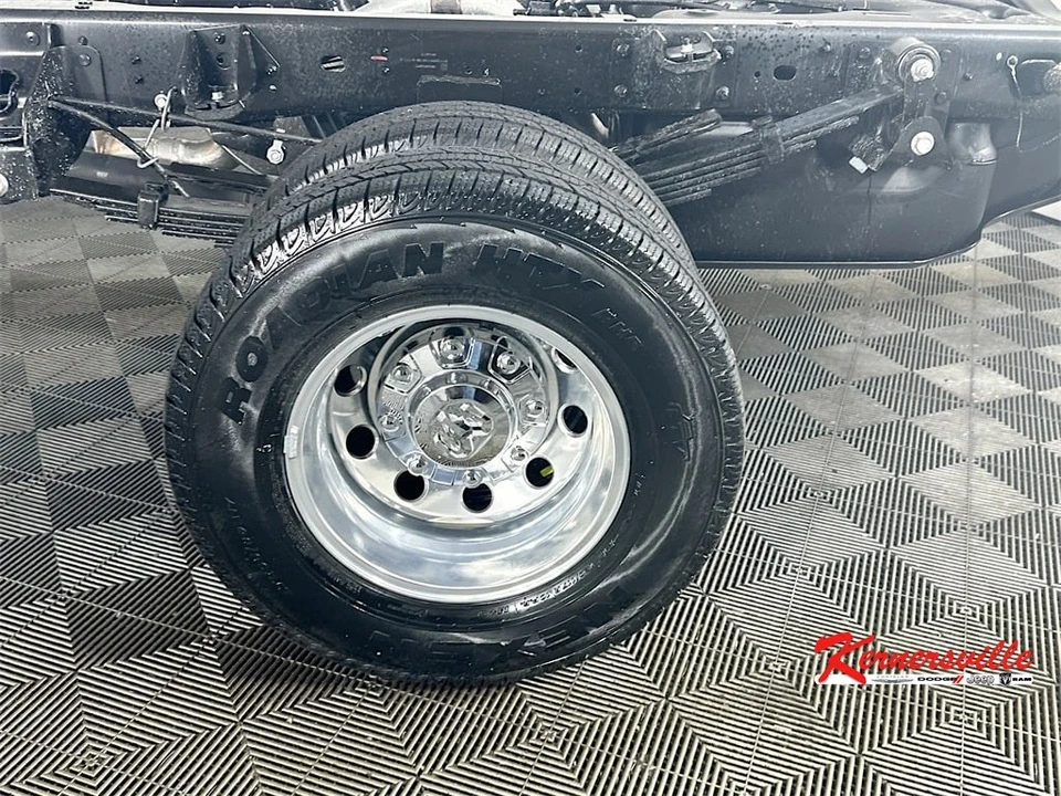 2025 Ram 3500 - Image 16 of 20