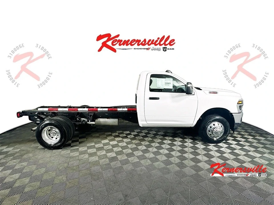 2025 Ram 3500 - Image 8 of 12