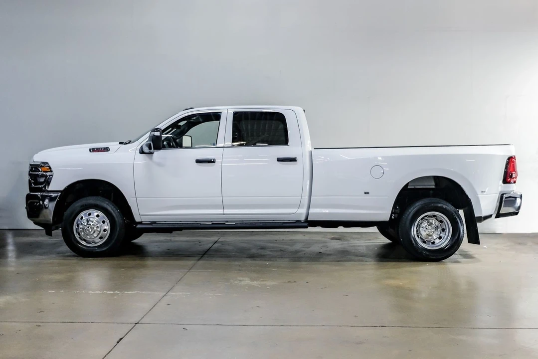 2025 Ram 3500 - Image 16 of 21