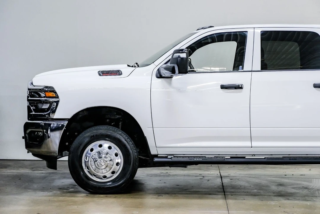 2025 Ram 3500 - Image 17 of 21