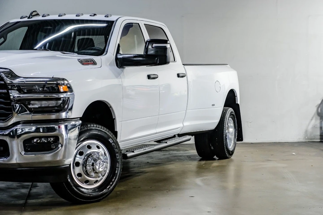 2025 Ram 3500 - Image 9 of 12