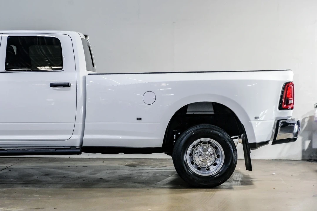 2025 Ram 3500 - Image 18 of 21