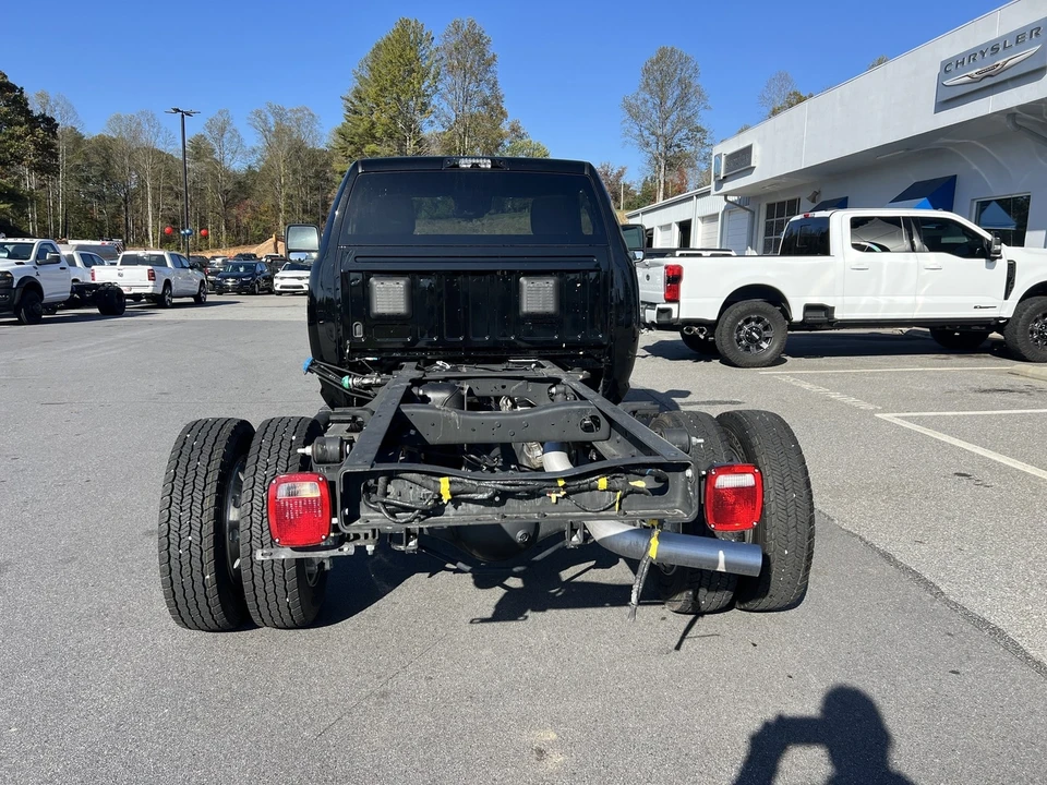 2025 Ram 4500 & 5500 - Image 2 of 12