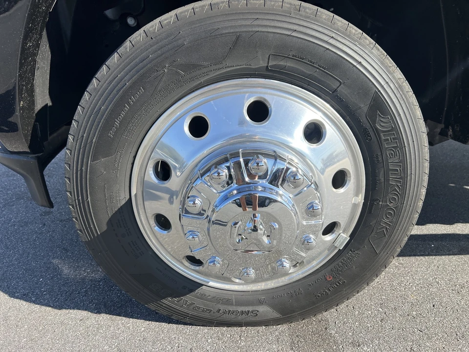 2025 Ram 4500 & 5500 - Image 9 of 12