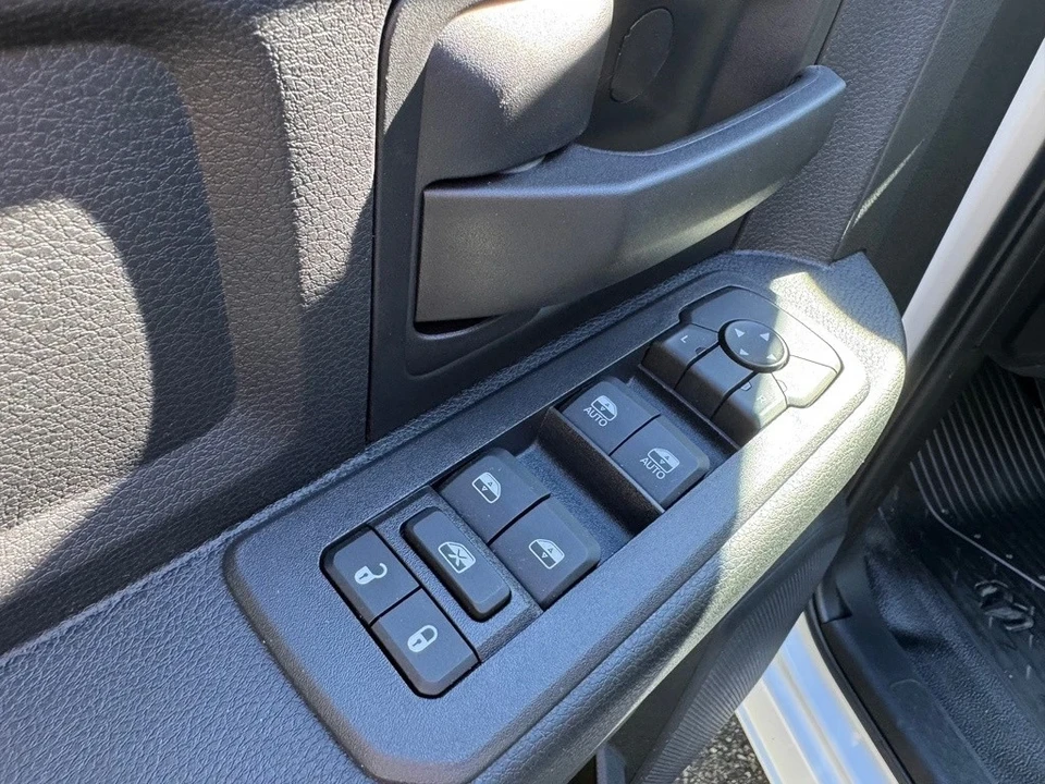 2025 Ram 4500 & 5500 - Image 16 of 21