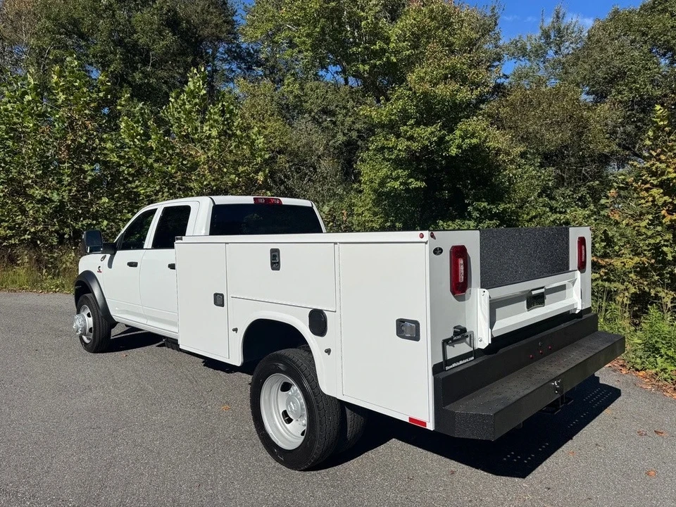 2025 Ram 4500 & 5500 - Image 11 of 12