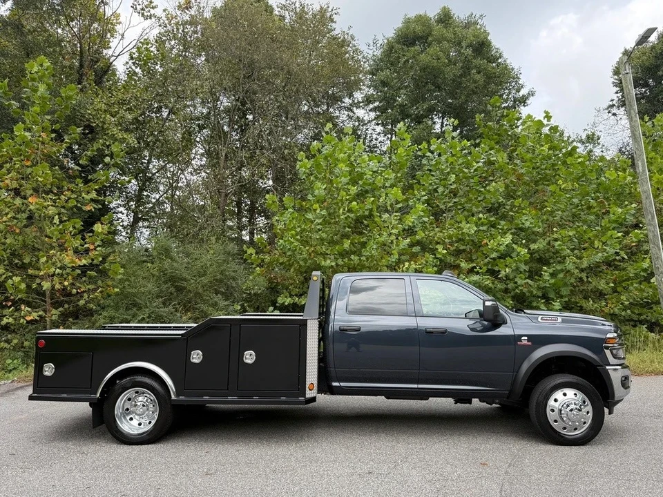 2025 Ram 4500 & 5500 - Image 6 of 12
