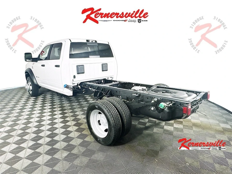 2025 Ram 4500 & 5500 - Image 5 of 12