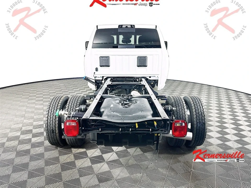 2025 Ram 4500 & 5500 - Image 6 of 12