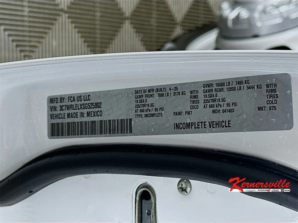 2025 Ram 4500 & 5500 - Image 18 of 20