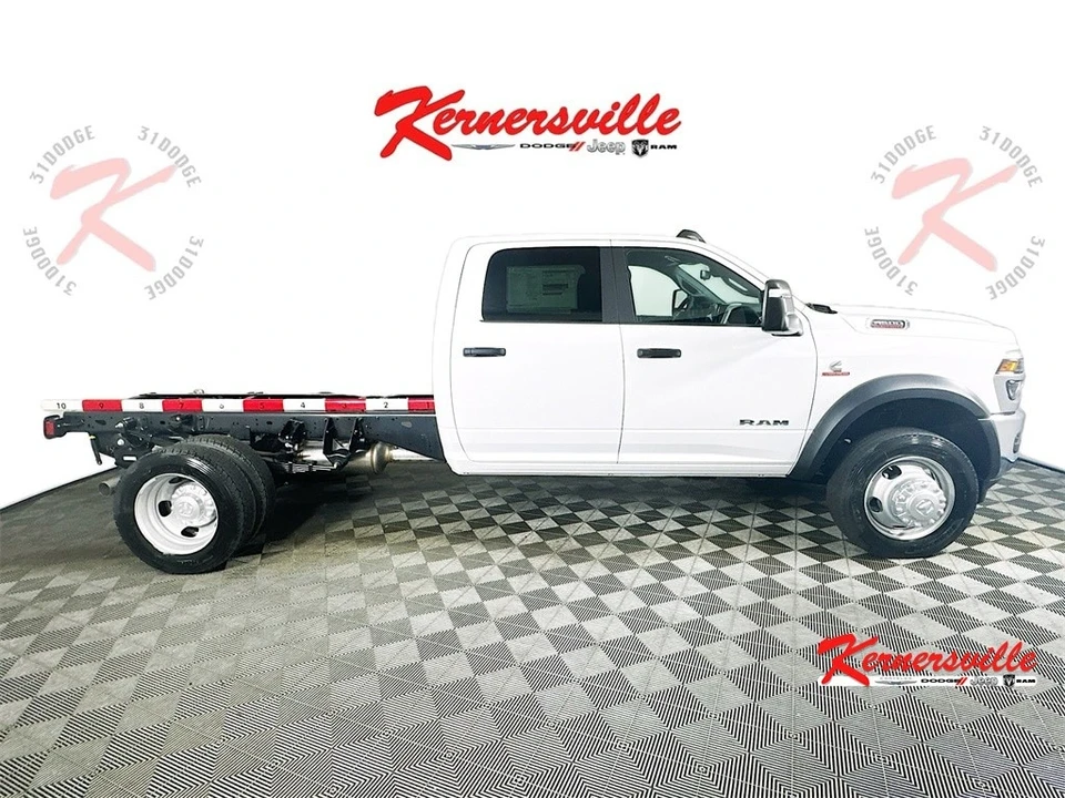 2025 Ram 4500 & 5500 - Image 8 of 12