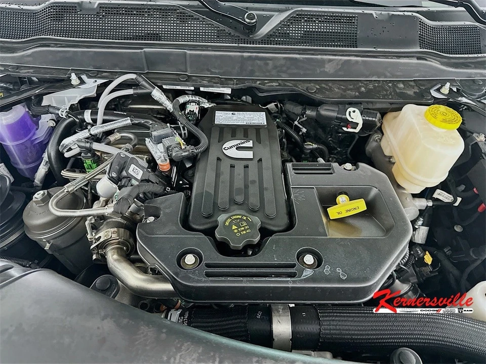 2025 Ram 4500 & 5500 - Image 17 of 20