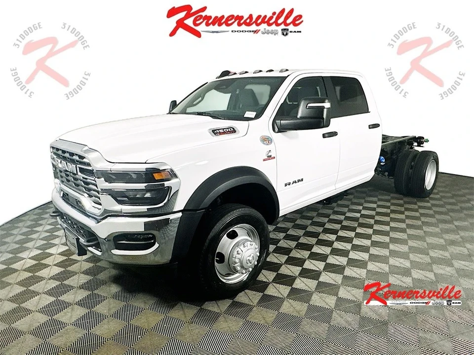 2025 Ram 4500 & 5500 - Image 3 of 12