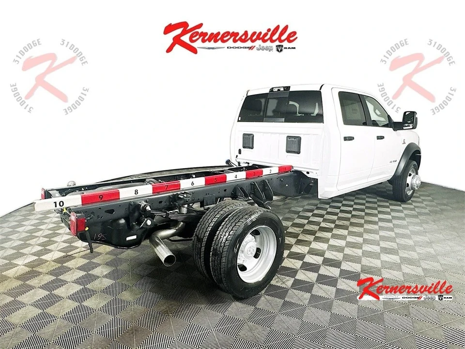 2025 Ram 4500 & 5500 - Image 7 of 12