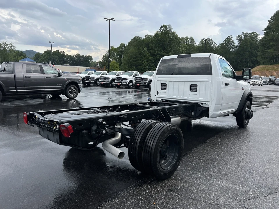2025 Ram 4500 & 5500 - Image 3 of 12
