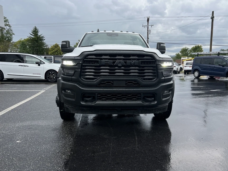2025 Ram 4500 & 5500 - Image 5 of 12
