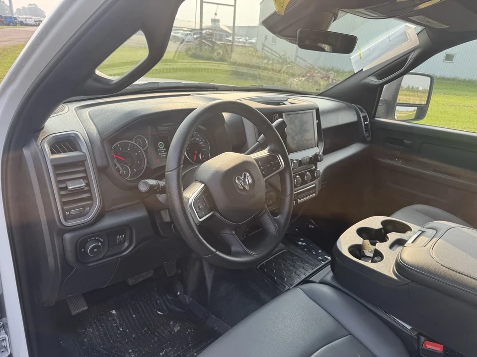 2025 Ram 4500 & 5500 - Image 17 of 21