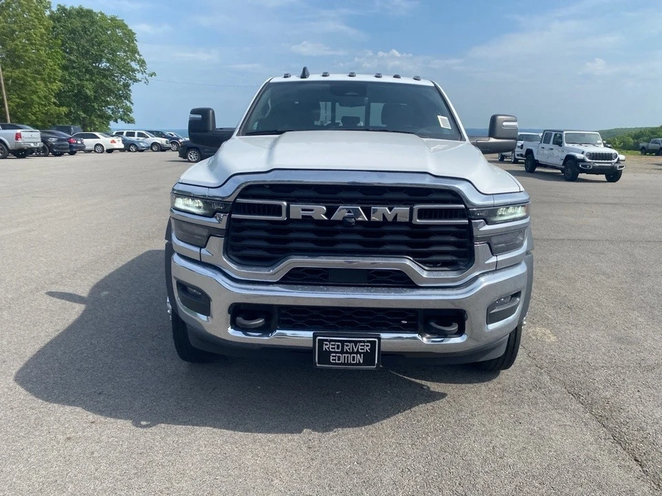 2025 Ram 4500 & 5500 - Image 2 of 12