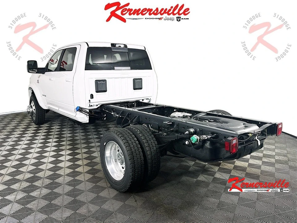 2025 Ram 4500 & 5500 - Image 5 of 12