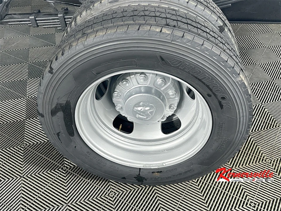2025 Ram 4500 & 5500 - Image 16 of 21