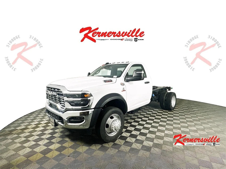 2025 Ram 4500 & 5500 - Image 3 of 12