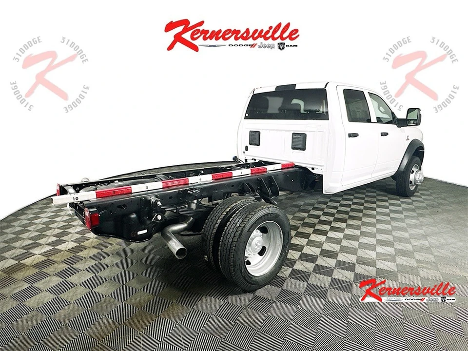 2025 Ram 4500 & 5500 - Image 8 of 12