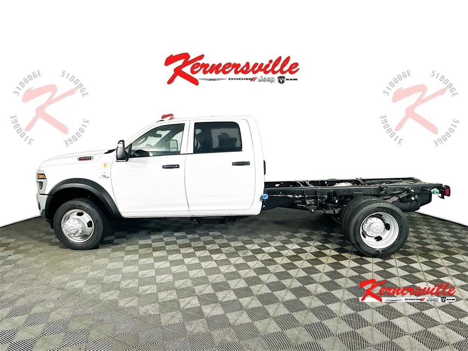 2025 Ram 4500 & 5500 - Image 5 of 12