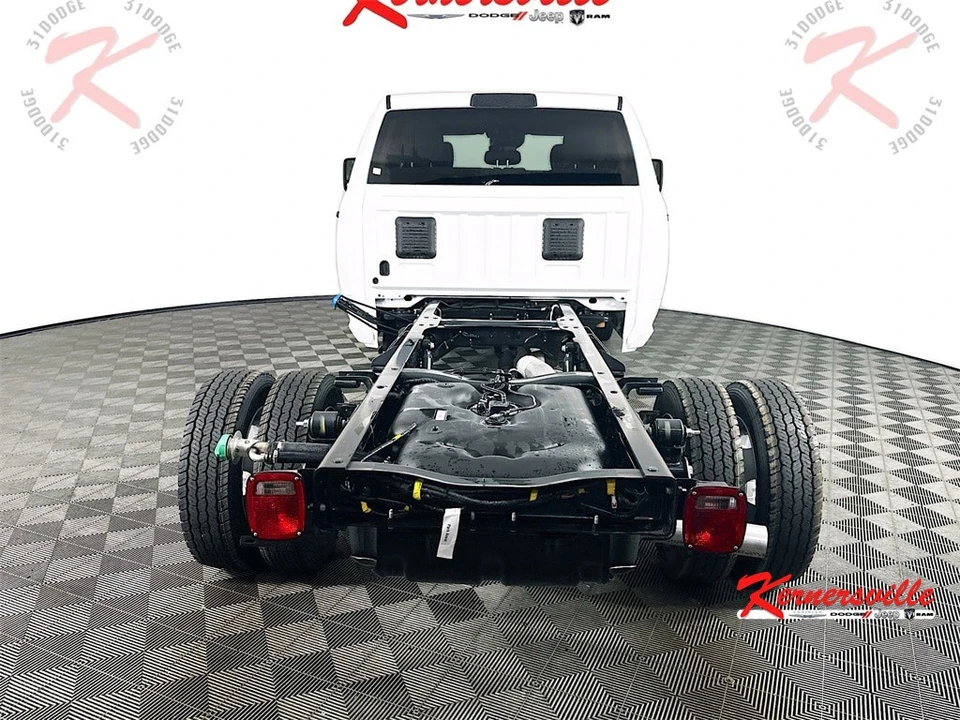 2025 Ram 4500 & 5500 - Image 7 of 12