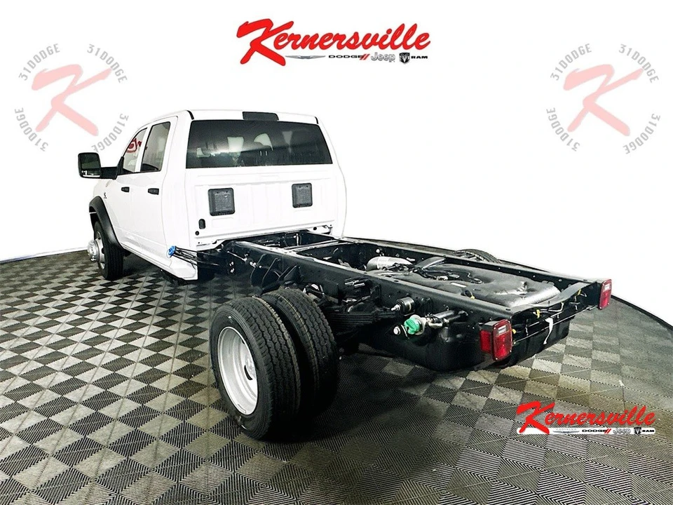 2025 Ram 4500 & 5500 - Image 6 of 12