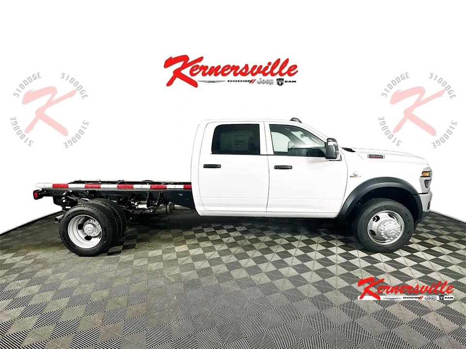2025 Ram 4500 & 5500 - Image 9 of 12
