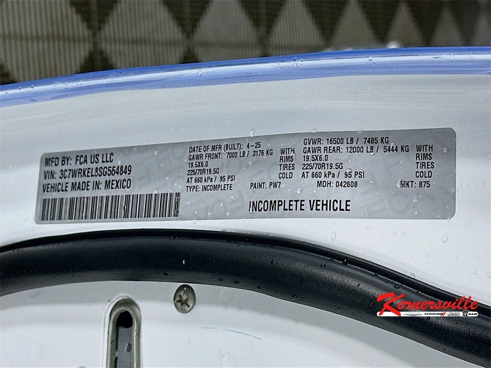 2025 Ram 4500 & 5500 - Image 18 of 20