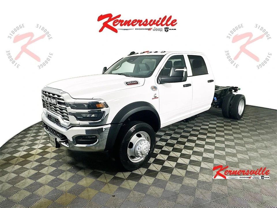 2025 Ram 4500 & 5500 - Image 3 of 20