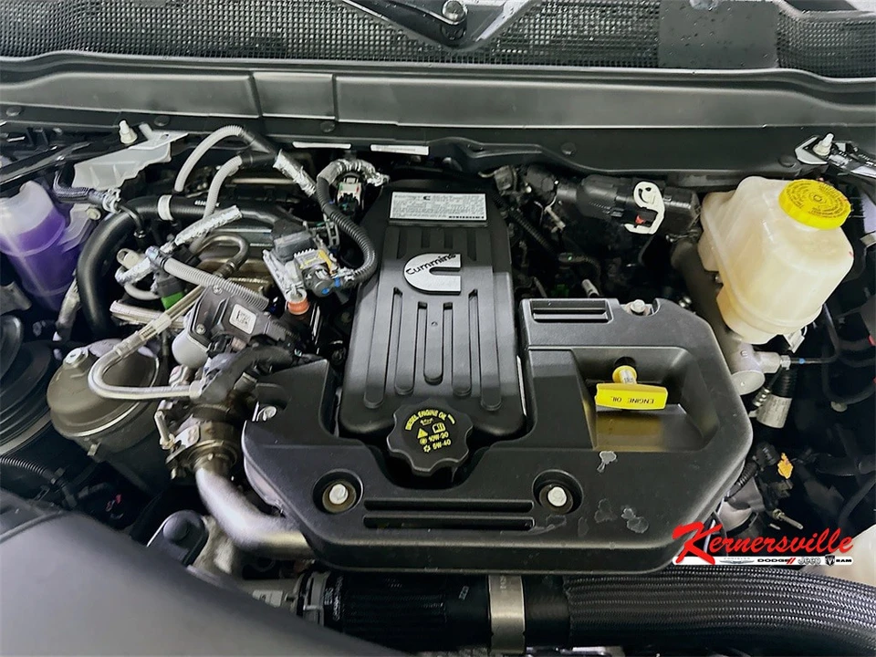 2025 Ram 4500 & 5500 - Image 17 of 20