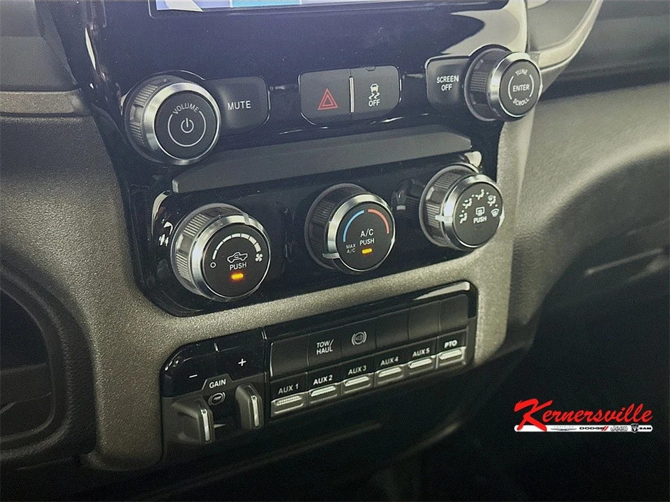 2025 Ram 4500 & 5500 - Image 15 of 20