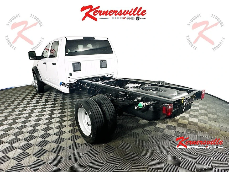 2025 Ram 4500 & 5500 - Image 5 of 20