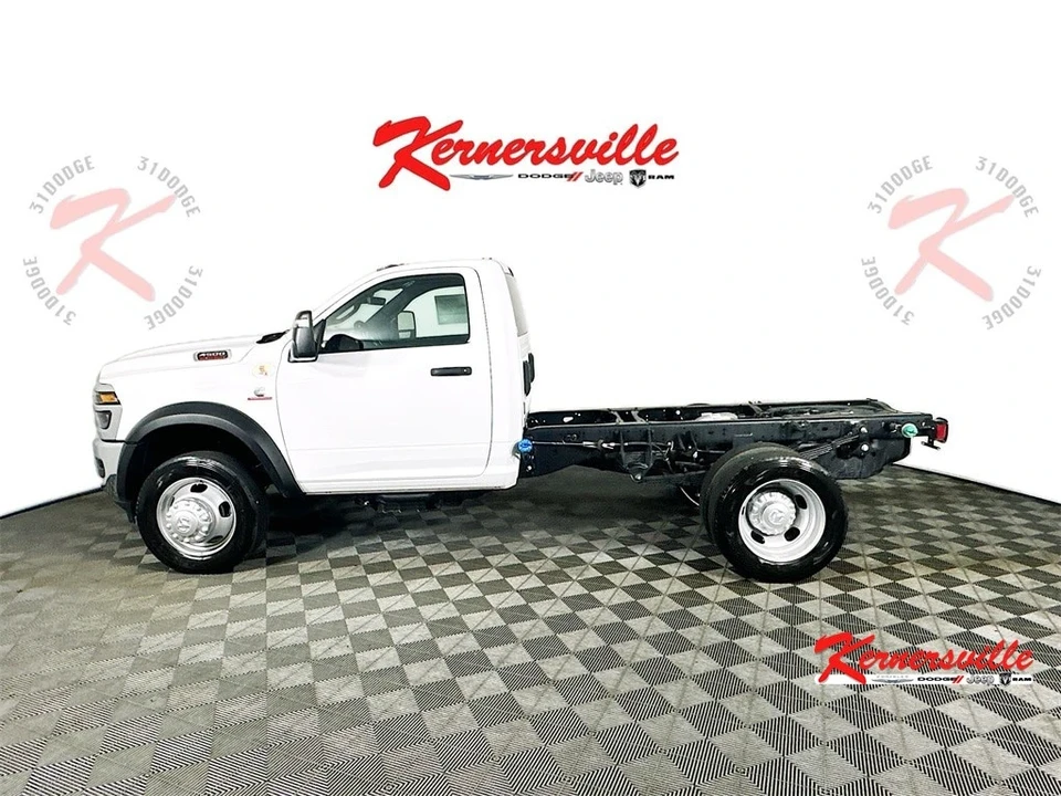 2025 Ram 4500 & 5500 - Image 4 of 20