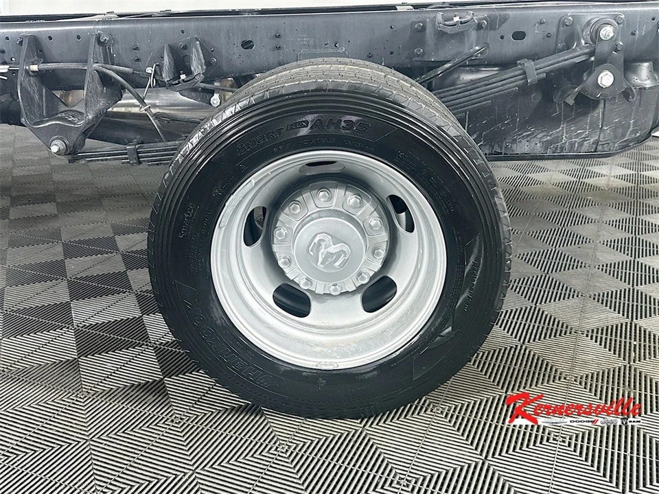 2025 Ram 4500 & 5500 - Image 16 of 20