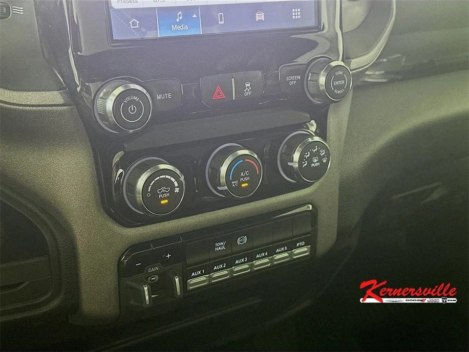2025 Ram 4500 & 5500 - Image 15 of 20