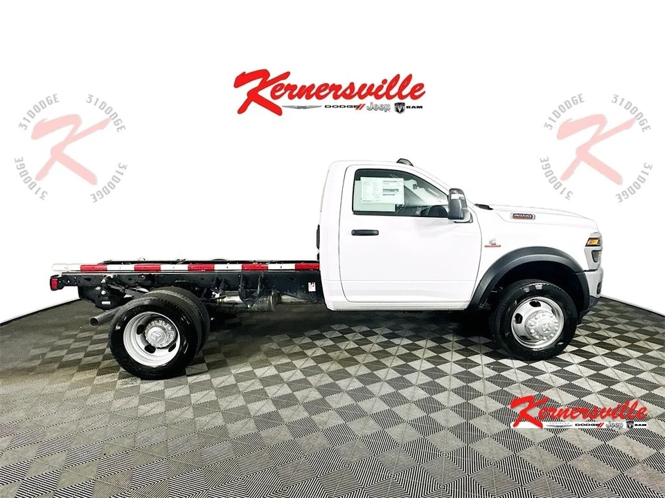 2025 Ram 4500 & 5500 - Image 8 of 20