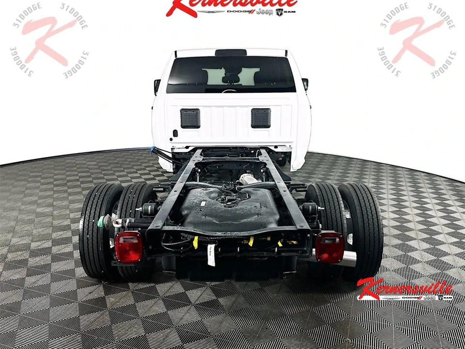 2025 Ram 4500 & 5500 - Image 6 of 12