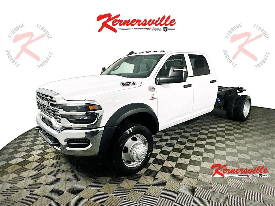 2025 Ram 4500 & 5500 - Image 3 of 12