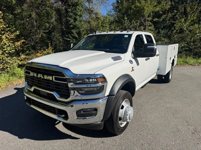 2025 Ram 4500 & 5500 - Image 3 of 21