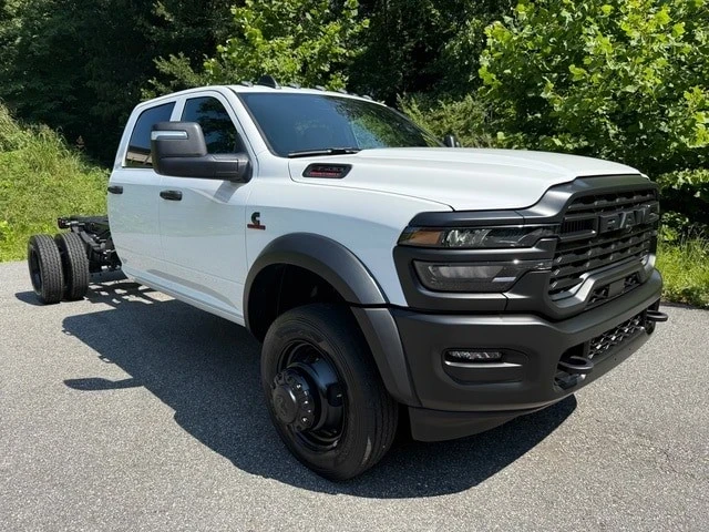 2025 Ram 4500 & 5500 - Image 5 of 21